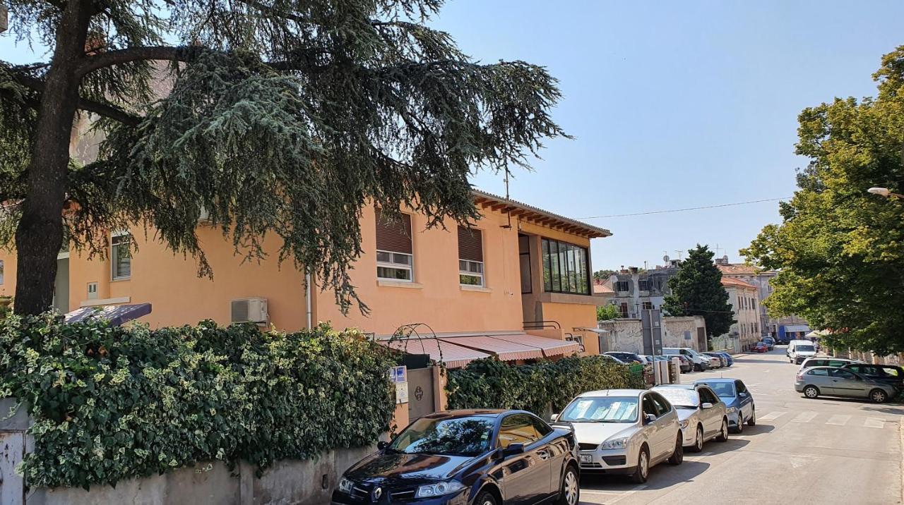 Colosseum Garden Studio Apartments Pula Zewnętrze zdjęcie